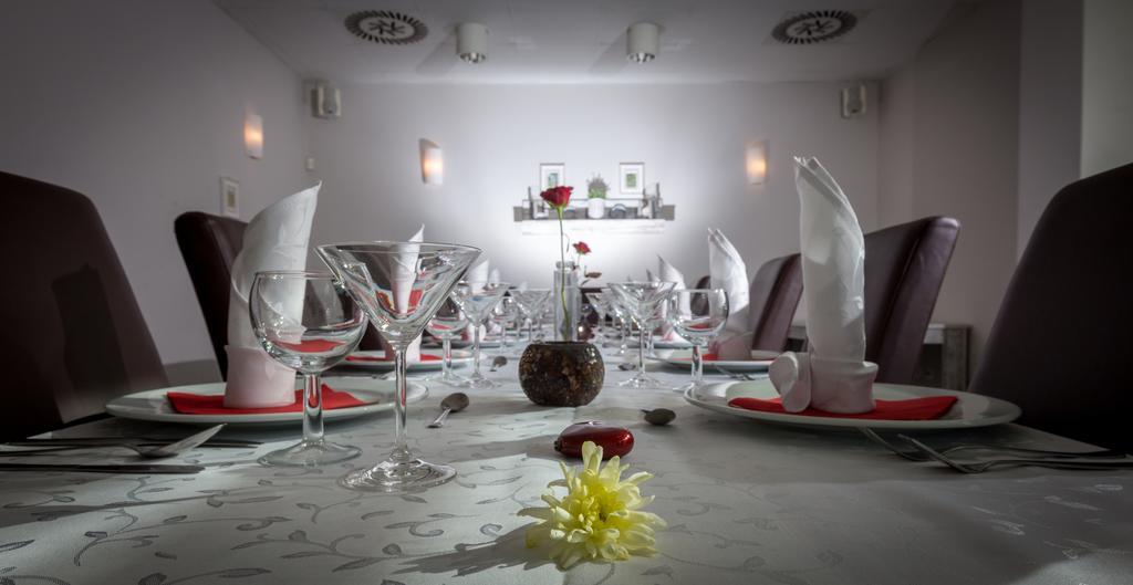 Sareza hotel Ostrava Buitenkant foto