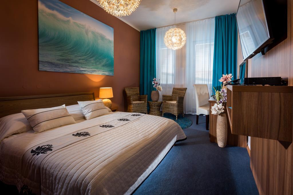 Sareza hotel Ostrava Buitenkant foto