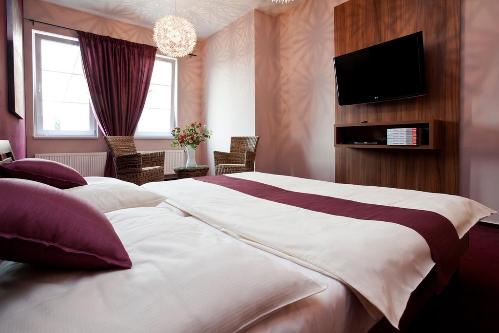 Sareza hotel Ostrava Buitenkant foto
