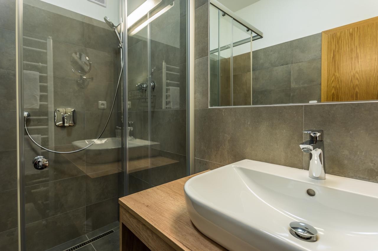 Sareza hotel Ostrava Buitenkant foto